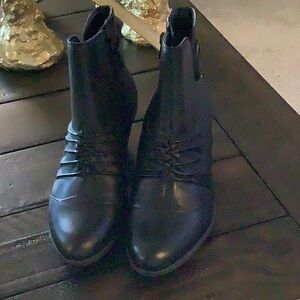 Women’s Black Leather Boots